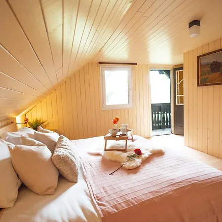 Beautiful Wooden House With Jacuzzi - Chalet Hisa Karlovsek *